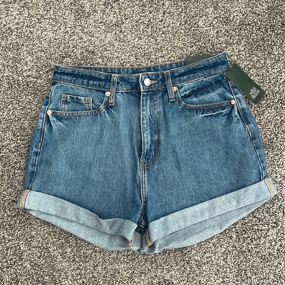 “Happy” summer shorts